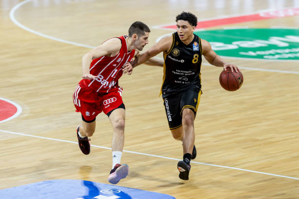 利著名足球 利著名足球