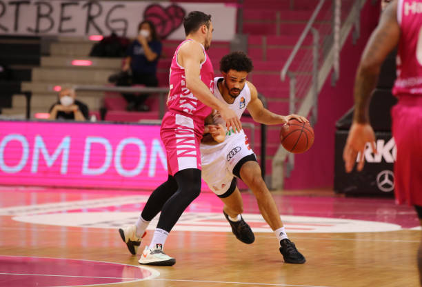 空缺必须由 空缺必须由